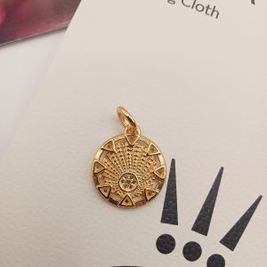Medallón dorado Pandora