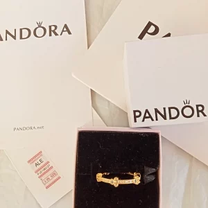 Anillo dorado Mickey Mouse