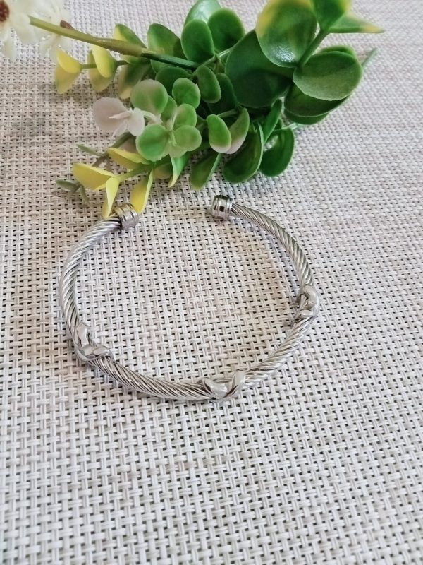 Brazalete de media caña