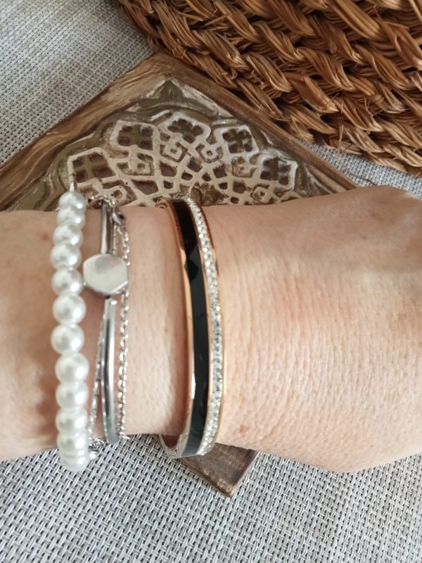 Brazalete rosado de acero inoxidable. - Imagen 4