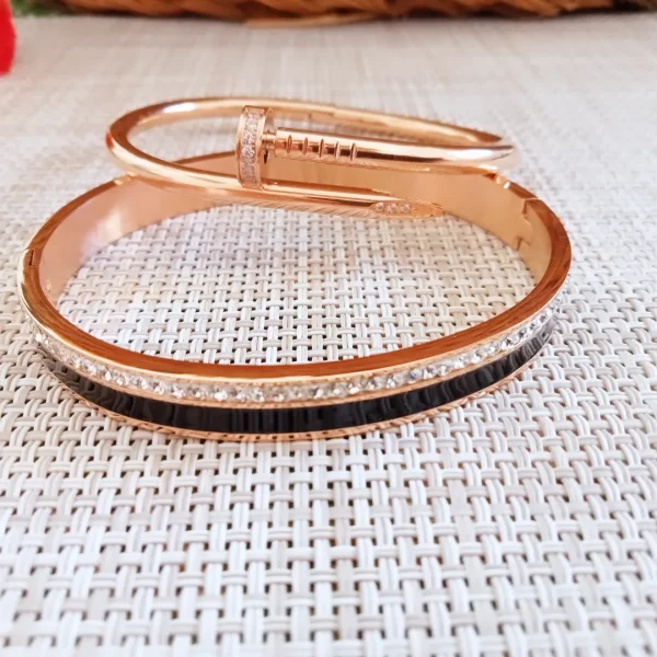Brazalete rosado de acero inoxidable. - Imagen 2