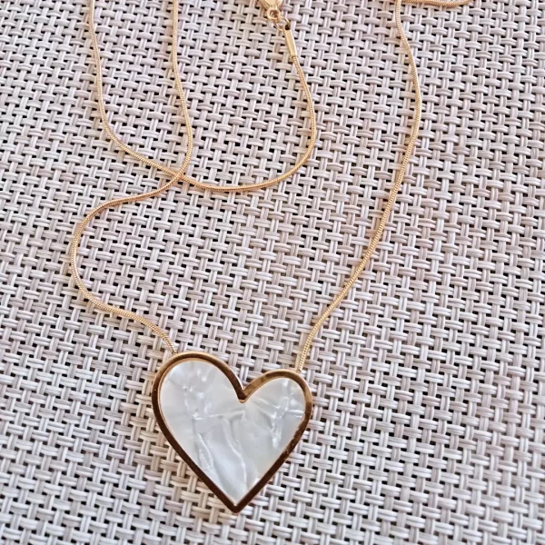 Collar LOVE Blanco