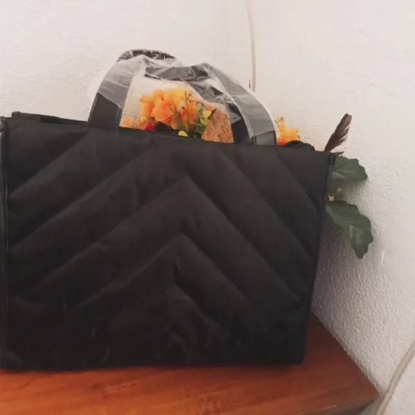 Bolso acolchado diseño de lujo. - Imagen 2