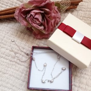 Gargantilla de plata y circonitas