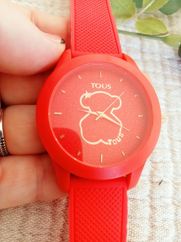 Reloj de diseño en rojo - Imagen 5