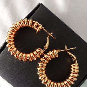 Aros dorados rizado
