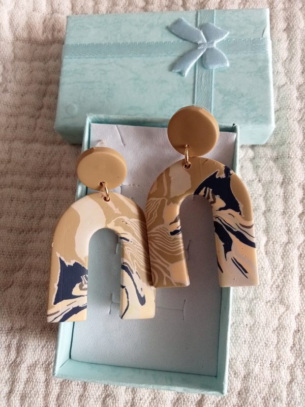 Pendientes originales color Beis