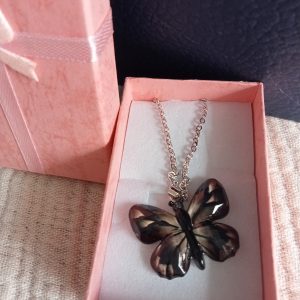 Colgante collar Mariposa negra