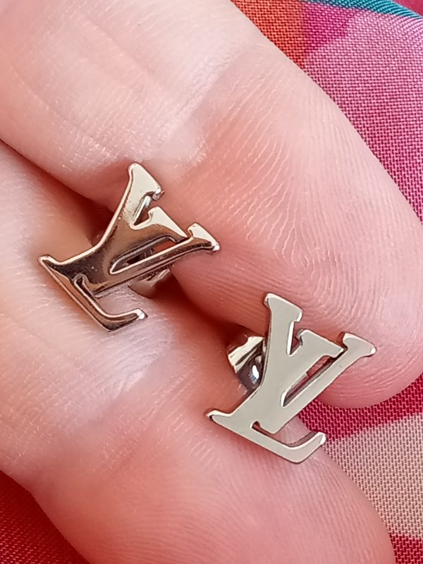 Pendientes pegados LV Acero - Imagen 4