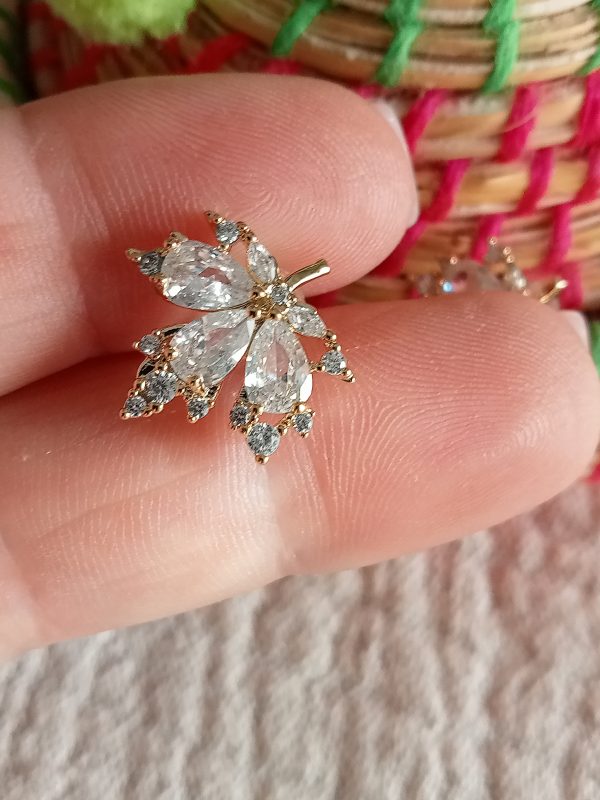 Pendientes hojas otoñales en blanco - Imagen 2