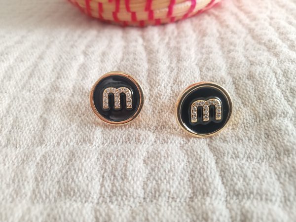 Pendientes con iniciales Miu