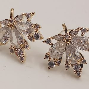 Pendientes hojas otoñales en blanco