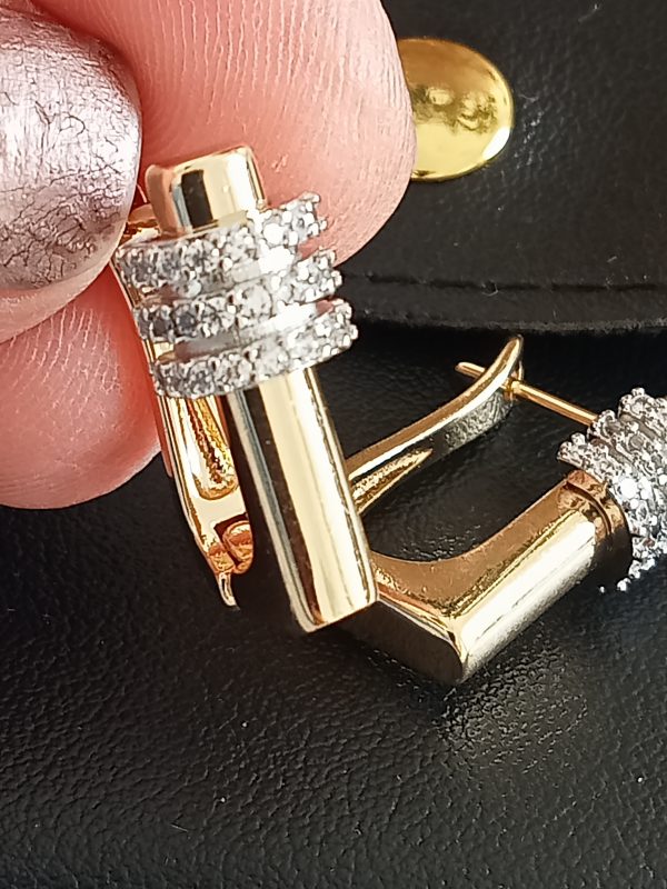 Pendientes Ballesta con una corona de circonitas. - Imagen 2