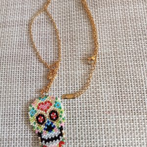 Collar calavera de Miyuki