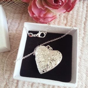 Collar colgante corazón filigrana