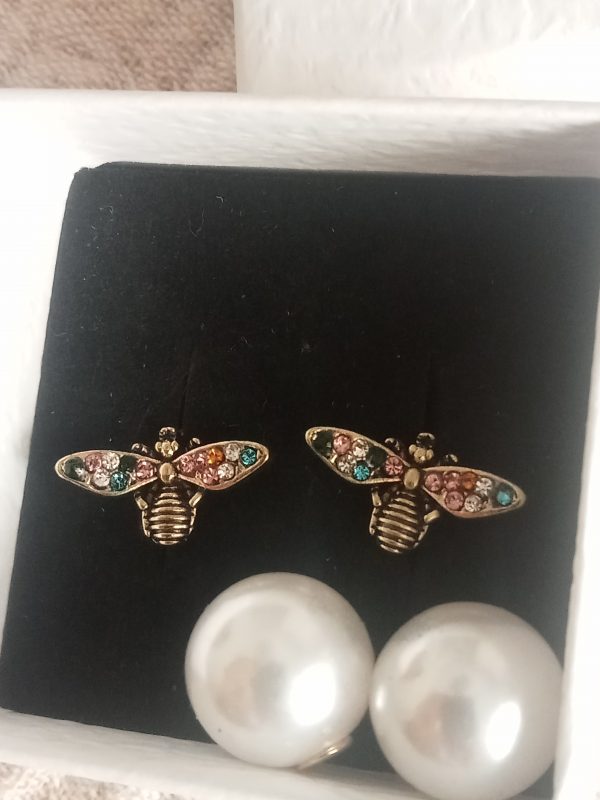 Pendientes abejita de colores y perlas - Imagen 3