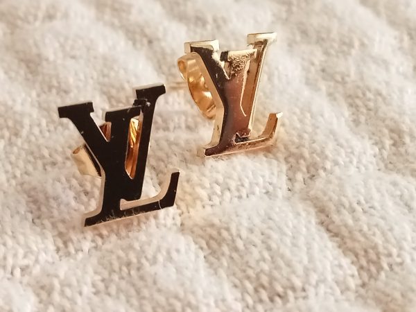 Pendientes iniciales LV dorados