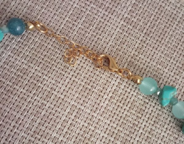 Collar turquesa con corales de resina - Imagen 4