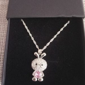 Cadena plata conejito