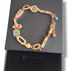 Pulsera étnica con charms