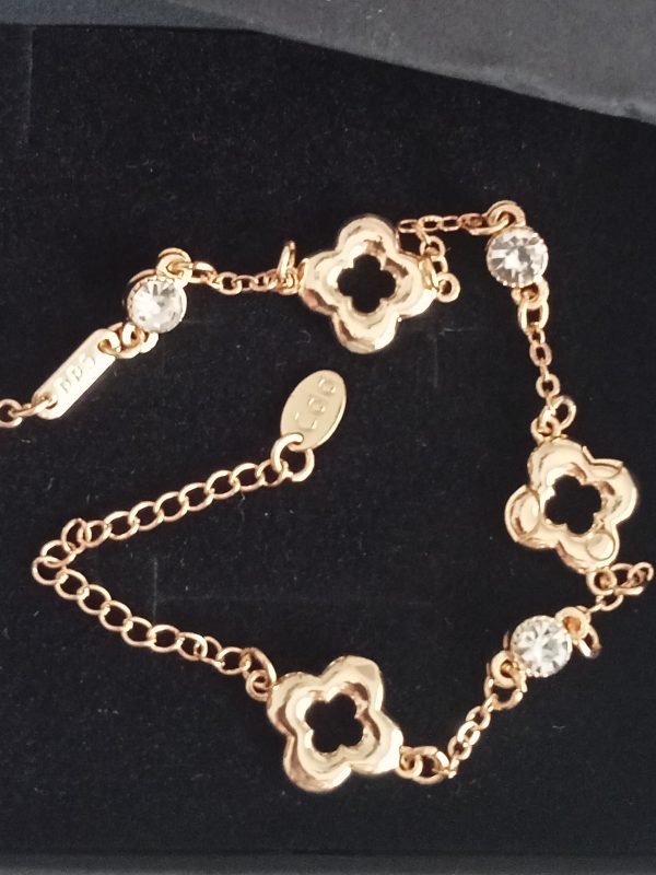 Set dorado que enamora: pulsera + pendientes con trébol 🍀 - Imagen 6